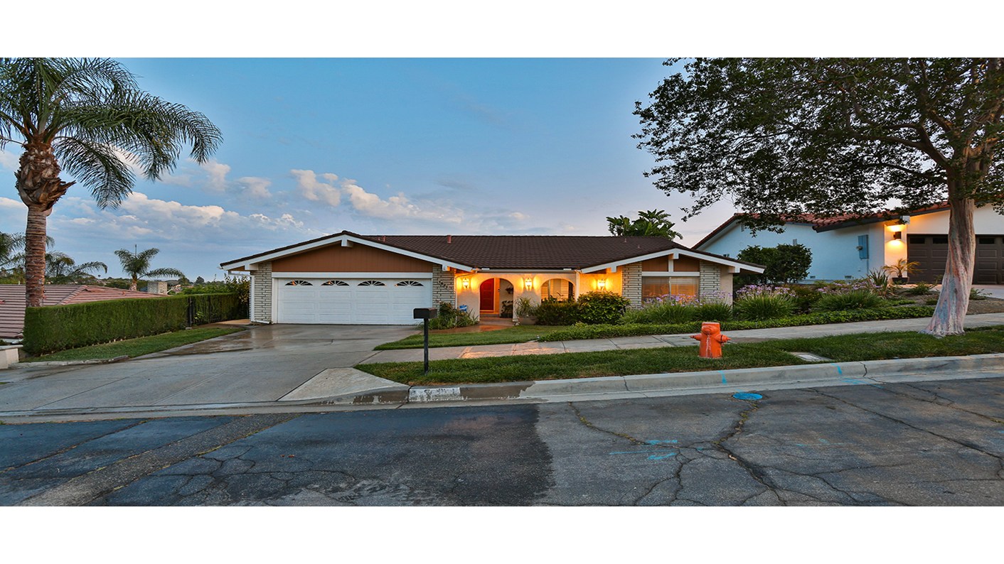 1821 North Bel Aire Drive, Burbank, CA 91504