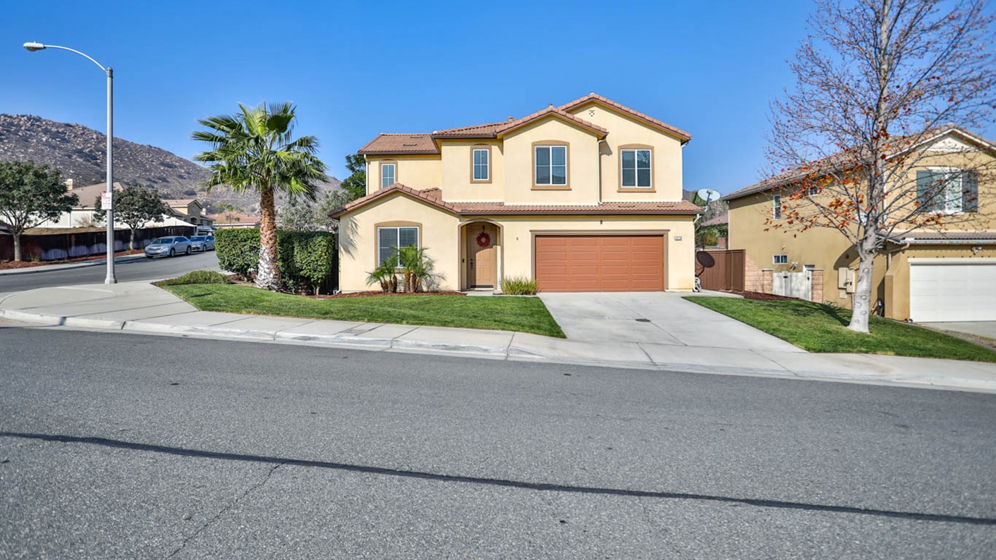 12179 Dewar Drive, Riverside, CA 92505