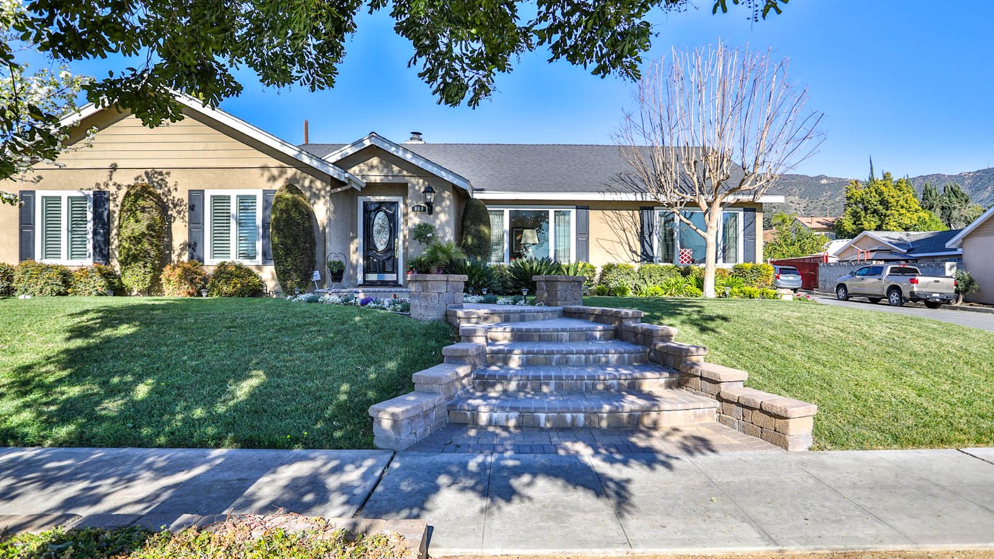 808 South Bel Aire Drive, Burbank, CA 91501