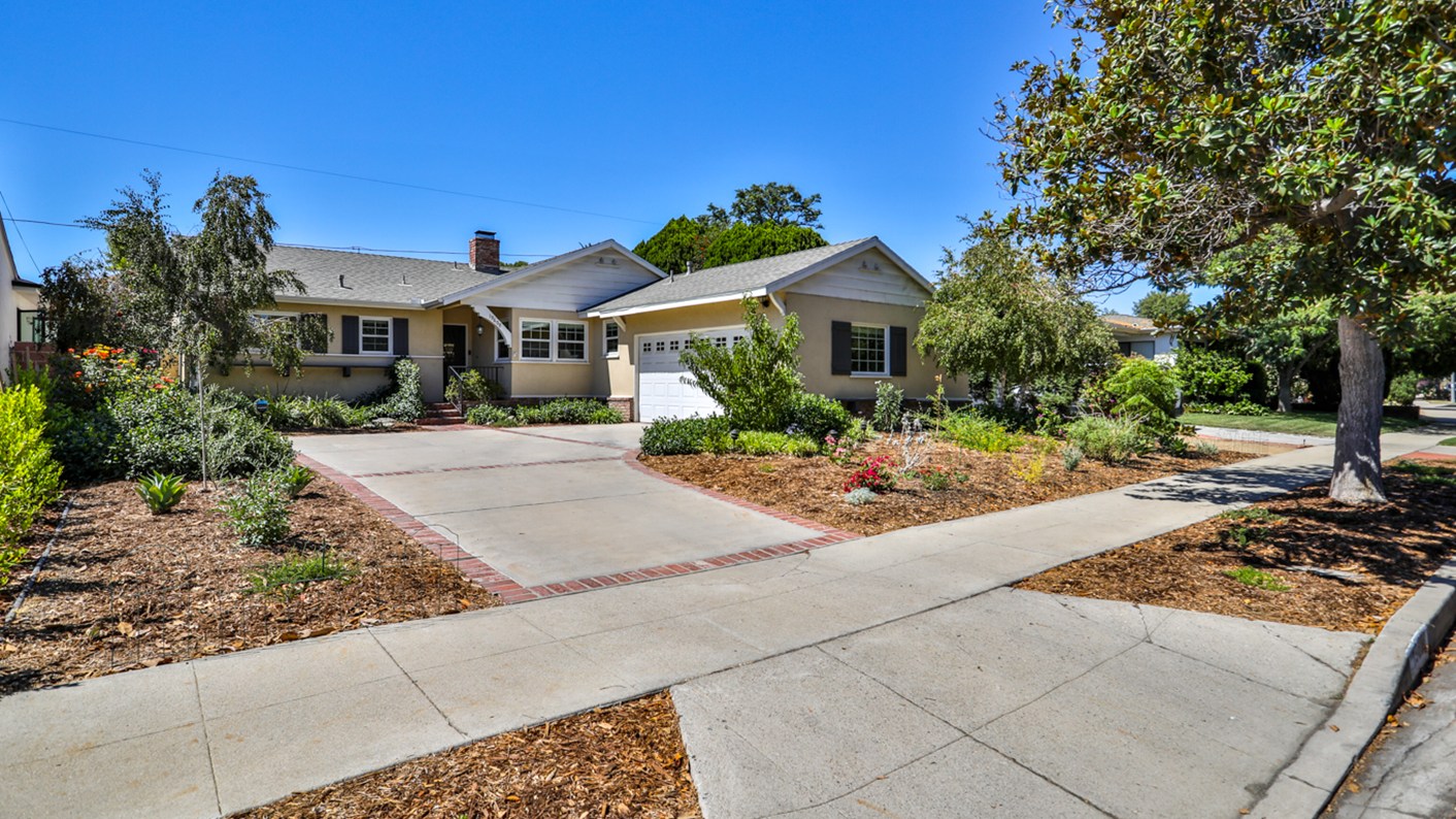 19608 Hamlin Street, Reseda, CA 91335