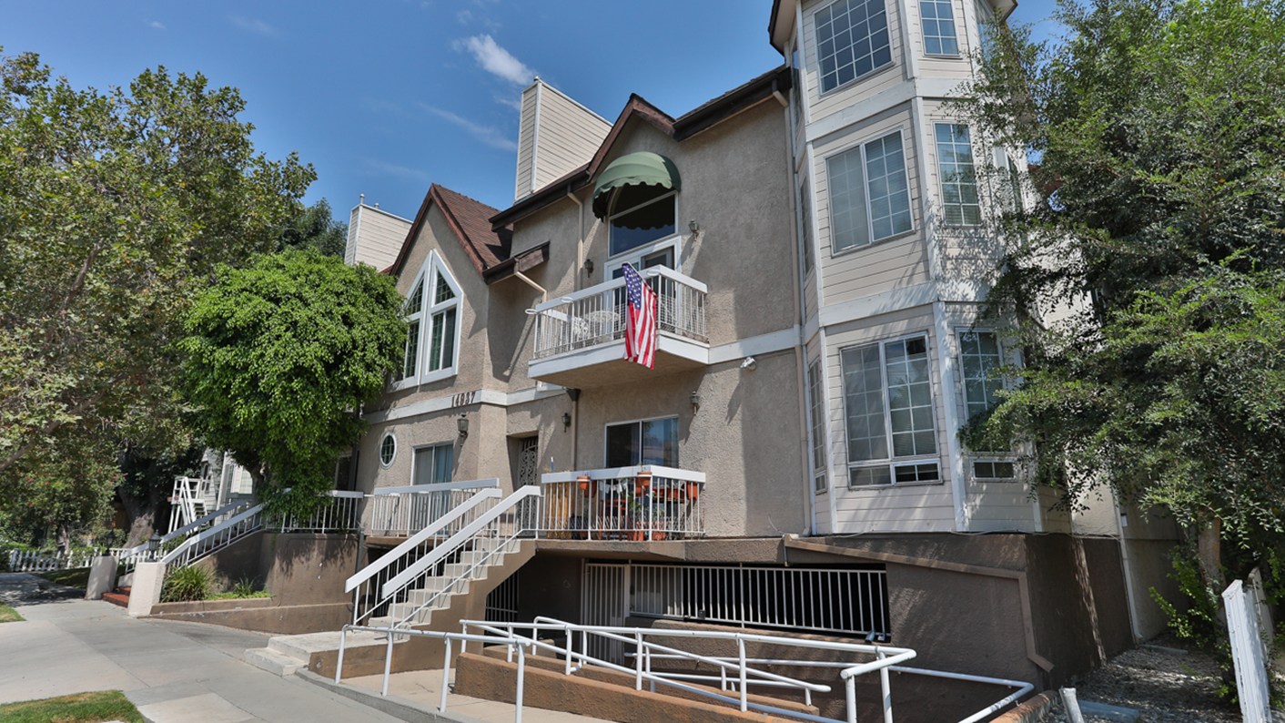 14937 Dickens Street 105, Sherman Oaks, CA 91403