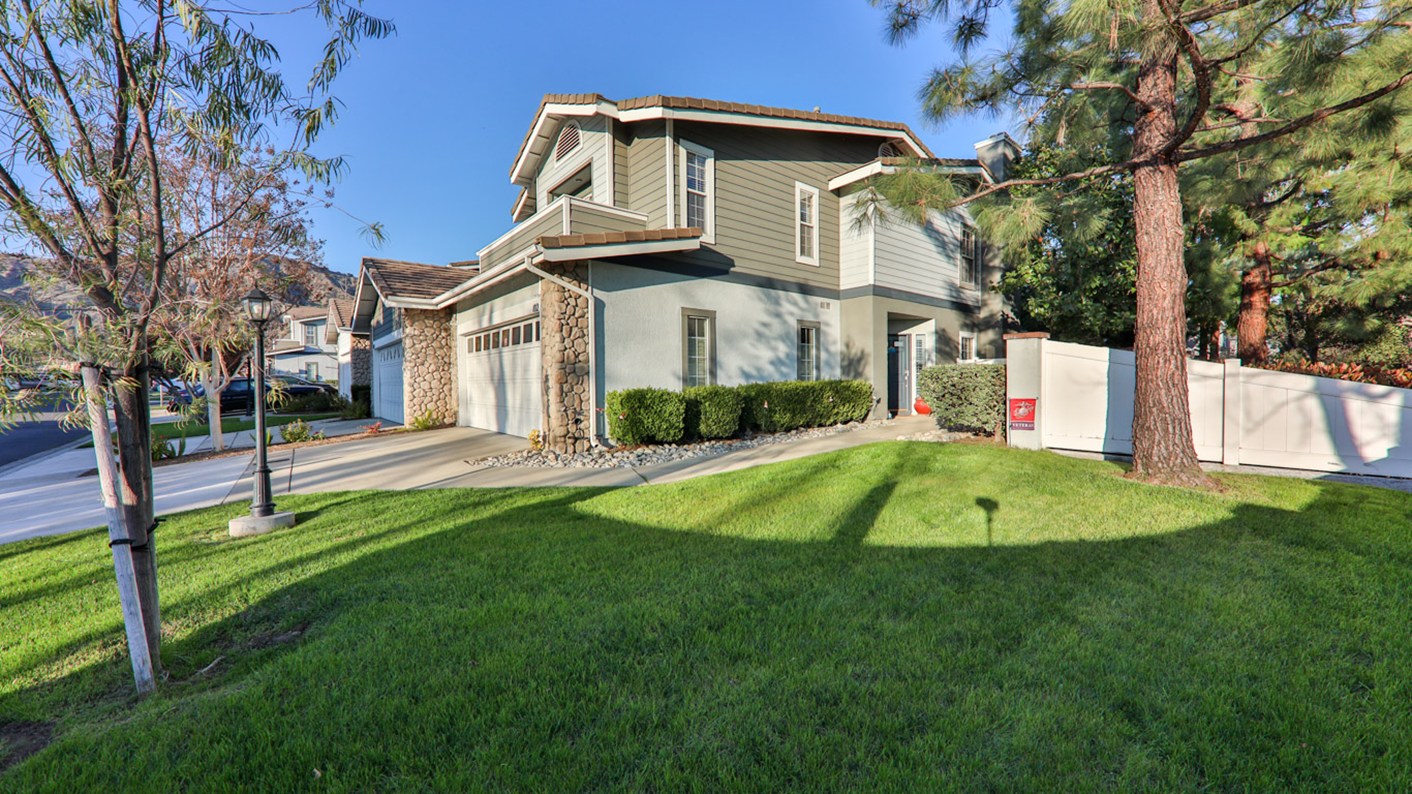 102 Amber Oaks Lane, Glendora, CA 91741