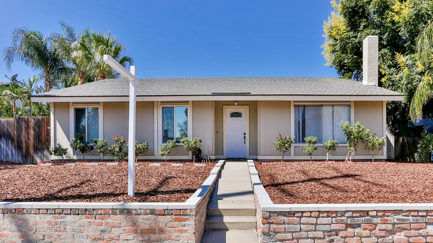 1484 Lincoln Ave, Corona, CA 92882