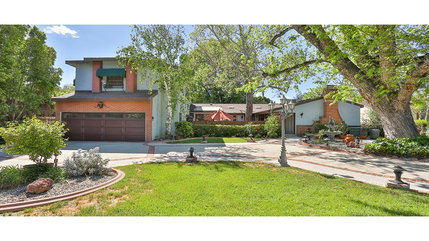 6455 Langdon Avenue, Los Angeles, CA 91406