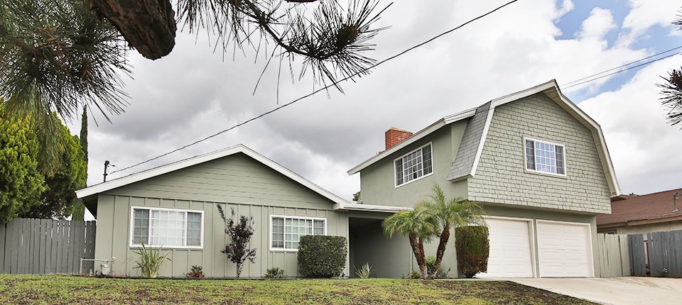 26212 Pumalo St, Highland, CA 92346