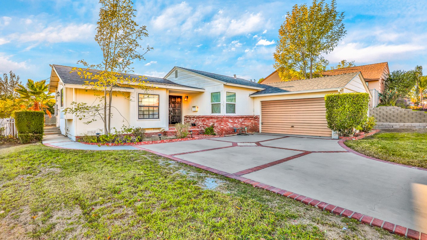 2001 Amber Lane, Burbank, CA 91504