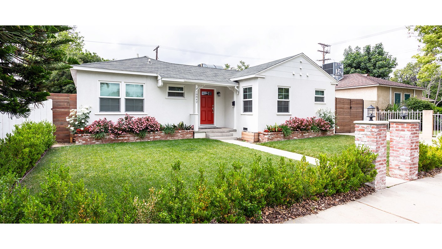 18842 Collins Street, Los Angeles, CA 91356