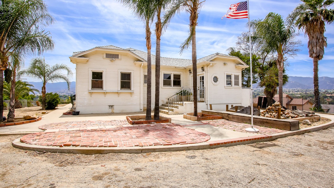 19059 Diplomat Avenue, Corona, CA 92881