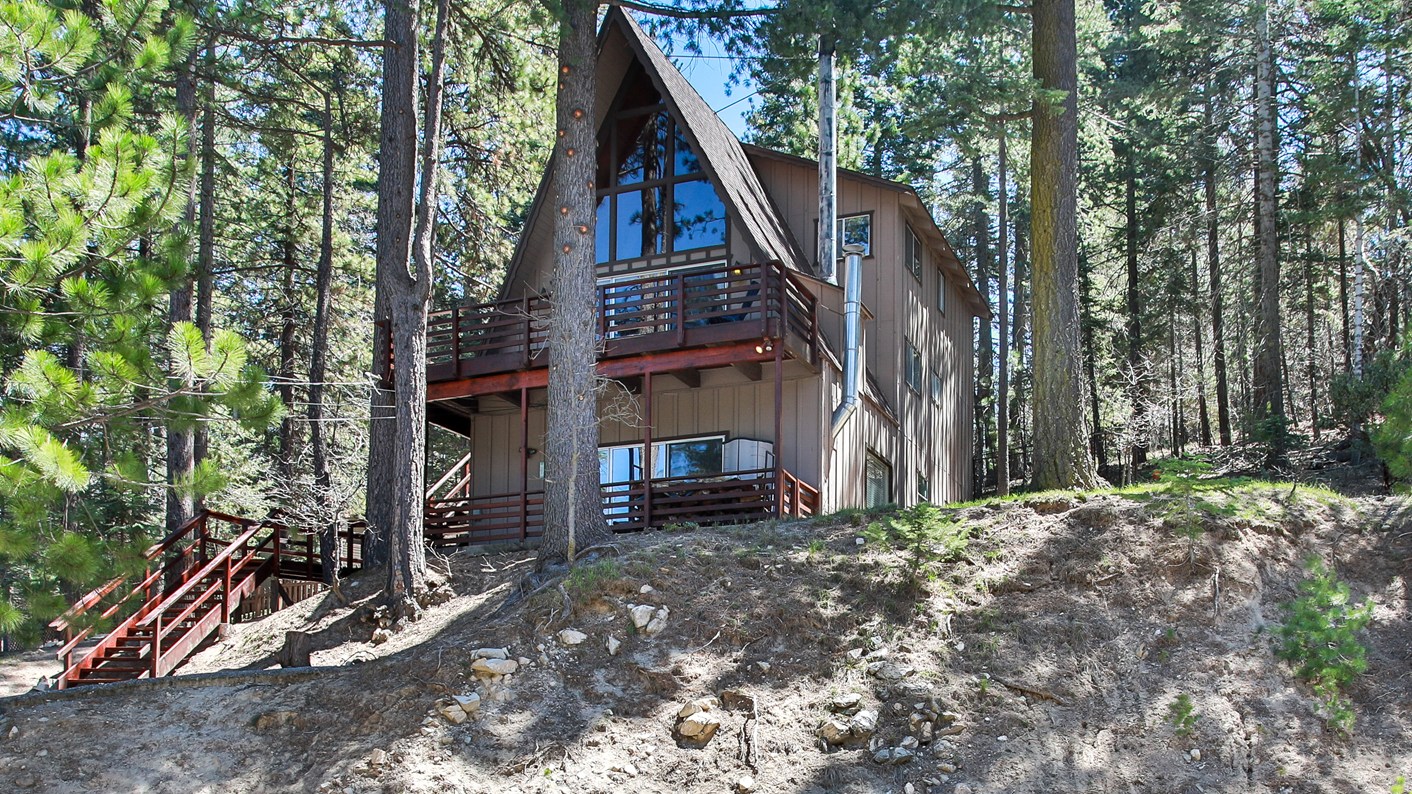 26676 Thunderbird Drive, Lake Arrowhead, CA 92352