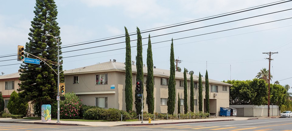 12860 Oxnard Street #1, Los Angeles, CA 91606