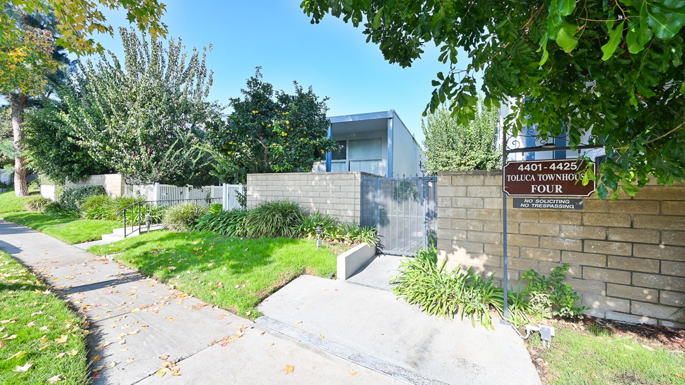 4413 West Sarah Street, Burbank, CA 91505