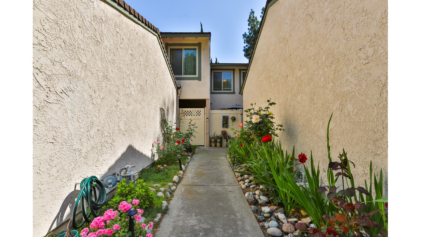 840 East Sycamore Drive, Azusa, CA 91702