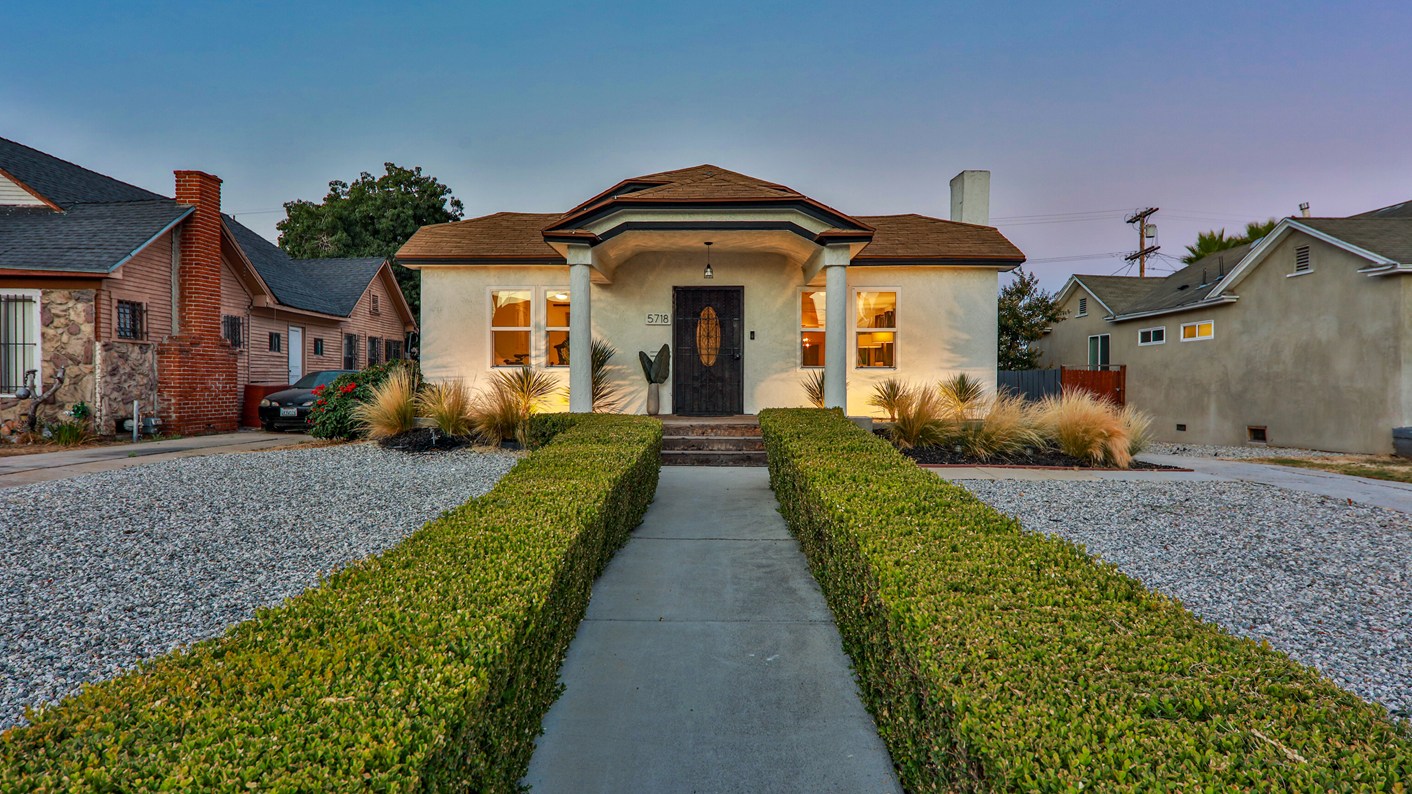 5718 11th Avenue, Los Angeles, CA 90043