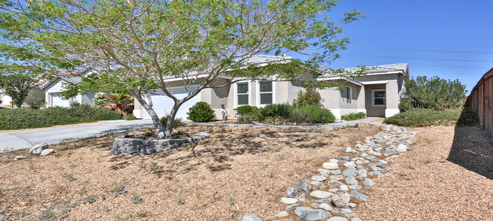 16530 Manchester St., Victorville, CA 92394