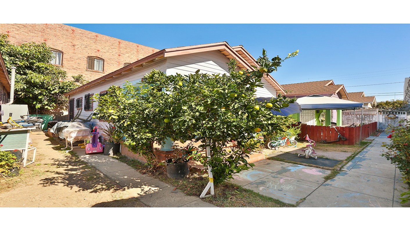 4358 South Main Street, Los Angeles, CA 90037