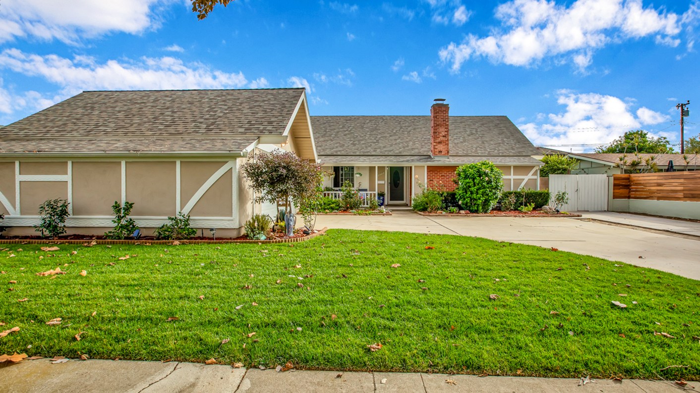 2922 Walker Lee Drive, Los Alamitos, CA 90720