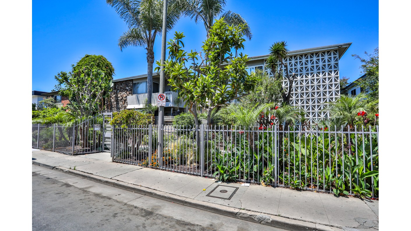 2015 Chariton Street, Los Angeles, CA 90034
