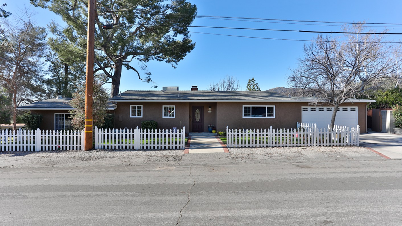 2902 El Caminito, La Crescenta-Montrose, CA 91214